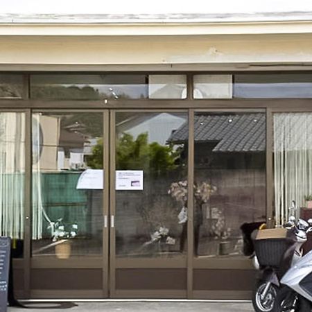 Guest Cafe Kuchikumano Hotel Kamitondacho Exterior photo